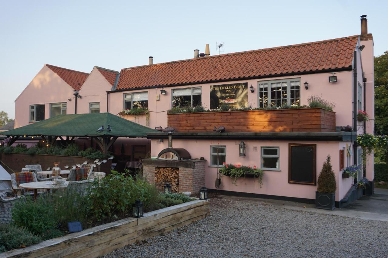The Tickled Trout Inn Bilton-In-Ainsty ヨーク エクステリア 写真